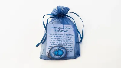 Verižica gozdni govnač – talisman alkemiziranja - slika 2