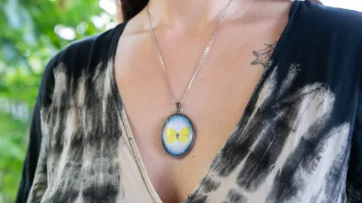 Verižica metulj citronček – talisman igrivosti